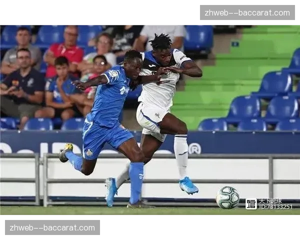 赫塔菲犯规战术分析：防守站位精准化解边路传中威胁